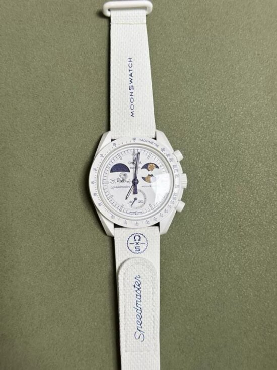 Swatch Omega Bioceramic Mission to earthphase moonshine cold moon White main image 6